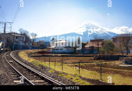 Mt. Fuji von Fujiyoshida Stadt in der Nähe kawaguchiko See Stockfoto