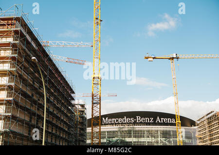 Wiederaufbau des Multi-purpose Indoor Stadium bezeichnet Mercedes-Benz Arena. Die Arena ist für Sport- und Freizeitaktivitäten. Stockfoto