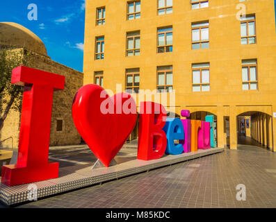 BEIRUT, LIBANON - Mai 22, 2017: Bunte Buchstaben Sehenswürdigkeit Skulptur' ich Beirut Liebe" in der Innenstadt. Stockfoto