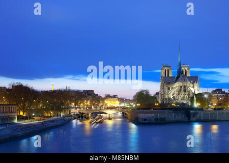 Kathedrale Notre Dame auf der Ile de la Cité und Pont de l Archeveche" Brücke über den Fluss Seine, Paris, Frankreich Stockfoto