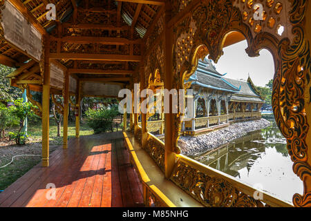 Gehweg im Tempel, antike Stadt in der Nähe von Bangkok Stockfoto