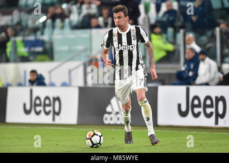 Turin, Italien. 14. März, 2018. Mario Mandzukic (Juventus FC), während die Serie ein Fußballspiel zwischen FC Juventus und Atalanta BC bei Allianz Stadion am 14. März 2018 in Turin, Italien. Credit: Antonio Polia/Alamy leben Nachrichten Stockfoto