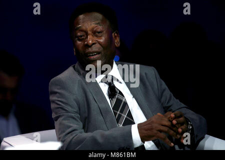 Sao Paulo, Brasilien. 14 Mär, 2018. Der ehemalige brasilianische Fußballspieler Edson Arantes do Nascimento "Pele" nimmt an einer Sitzung des World Economic Forum für Lateinamerika, in Sao Paulo, Brasilien, am 14. März 2018. Credit: Rahel Patrasso/Xinhua/Alamy leben Nachrichten Stockfoto