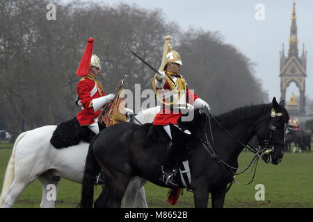 London, Großbritannien. 15 Mär, 2018. Die wichtigsten allgemeinen Besichtigung der Household Cavalry Regiment montiert im Hyde Park London die erste Veranstaltung in den zeremoniellen Aufgaben des Household Cavalry für 2018 Credit: MARTIN DALTON/Alamy leben Nachrichten Stockfoto