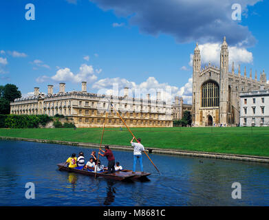 Punting auf dem Rücken und Kings College in Cambridge Cambridgeshire England Großbritannien Stockfoto