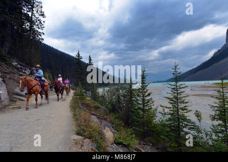 Reiten Reise bis das Tal von Lake Louise, kanadischen Rocky Mountains, Kanada Stockfoto