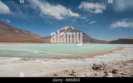 Laguna Verde ist ein hochkonzentrierter Salt Lake in der Fauna der Anden Eduardo Avaroa National Park in der Nähe der Licancabur Vulkan, Sur Lipez - Bolivien entfernt Stockfoto