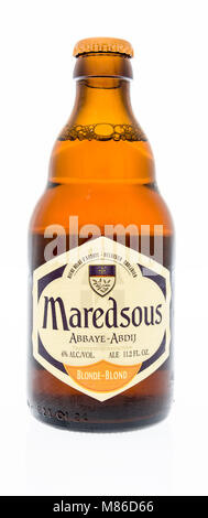 Winneconne, WI - 27. Februar 2018: eine Flasche von Maredsous Bier auf einem isolierten Hintergrund. Stockfoto