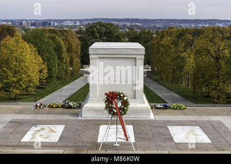 Grabmal des Unbekannten Soldaten in Arlington National Cemetery in der Nähe von Washington DC. Stockfoto