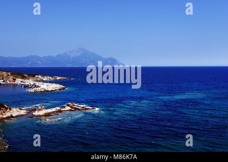 Eine kleine Marina von Heraklion Strand der Halbinsel Sithonia. Stockfoto