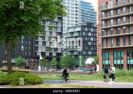 Zuidas (Süd-Achse) ist ein sich rasant entwickelnden Geschäftsviertel in der Innenstadt von Amsterdam. Stockfoto