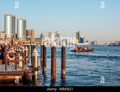 Abra Boot auf dem Dubai Creek, Dubai, Vereinigte Arabische Emirate Stockfoto