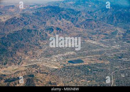 Luftaufnahme von Van Nuys, Sherman Oaks, North Hollywood, Studio City auf Flugmodus, Los Angeles County Stockfoto