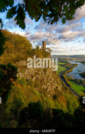 Ein Blick auf den Turm auf Kinnoull Hill, Perth Schottland,suchen Stockfoto