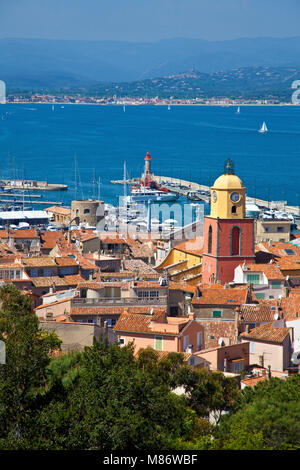 Blick auf Saint-Tropez und den Golf von Saint Tropez, Côte d'Azur, Südfrankreich, Cote d'Azur, Frankreich, Europa Stockfoto