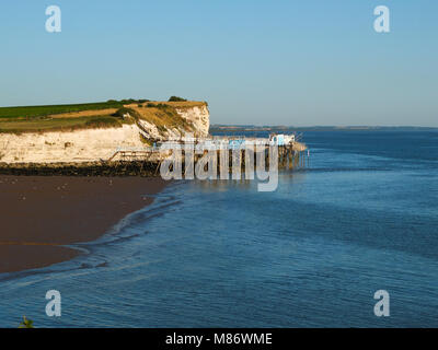 Fischerhütten am Strand, Talmont-sur-Gironde, Nouvelle-Aquitaine, Frankreich Stockfoto