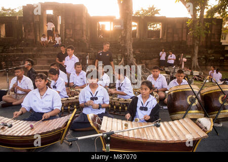 Traditionelle thailändische Musik an der Phimai Festival am Phimai Tempel von Phimai in der Provinz Nakhon Ratchasima in Isaan in Thailand. Thailand Phimai, Stockfoto