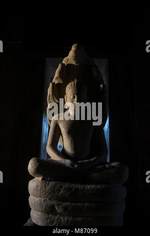 Die Skulptur von König Jayavarman Vlll anden Khmer Tempel Ruinen der Phimai Historical Park an der Phimai Festival in der Stadt Phimai in der PROVI Stockfoto