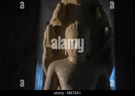 Die Skulptur von König Jayavarman Vlll anden Khmer Tempel Ruinen der Phimai Historical Park an der Phimai Festival in der Stadt Phimai in der PROVI Stockfoto