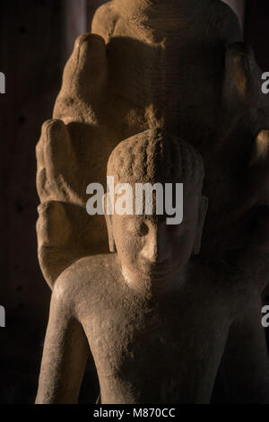 Die Skulptur von König Jayavarman Vlll anden Khmer Tempel Ruinen der Phimai Historical Park an der Phimai Festival in der Stadt Phimai in der PROVI Stockfoto