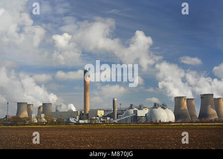 Neue Gas erzeugen Turbinen und Batterie im Zwischenlager Kraftwerk Drax uk Stockfoto