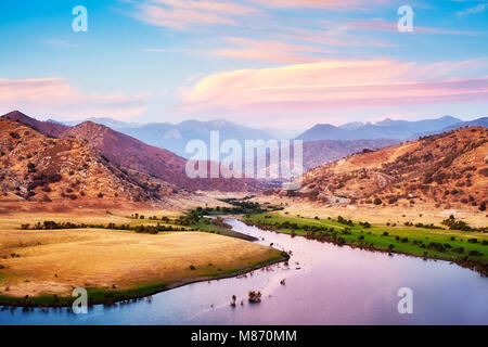 Yosemite National Park in lila Sonnenuntergang, Kalifornien, USA. Stockfoto