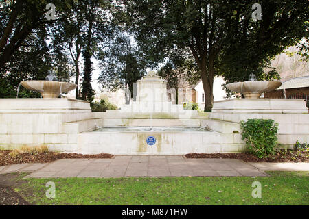 Das George V Memorial Fountain Windsor in England. Der Brunnen wurde von Sir Edwin Lutyens entworfen und wurde von König George VI. am 23. April 1937 vorgestellt. Stockfoto