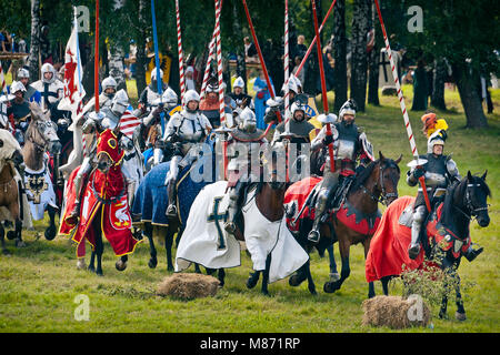 GRUNWALD - Juli 16: Teutonic Reiter - 601Th Jahrestag der Schlacht von Grunwald 1410. 4000 Reenactors, 1200 Ritter, in der Nähe von 20 Tausende von Zuschauern. Stockfoto