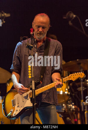 Travis spielen auf der Hauptbühne am siegreichen Festival 2016, Fareham, Hampshire Stockfoto