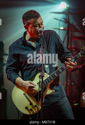 Manic Street Prediger Dachverkleidung Samstag Nacht auf der Hauptbühne am siegreichen Festival 2016, Fareham, Hampshire Stockfoto