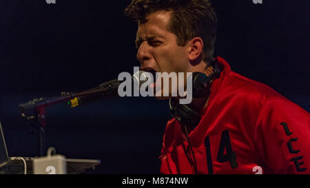 Mark Ronson spielen das Schloss Stadium an der siegreichen Festival 2016, Fareham, Hampshire Stockfoto