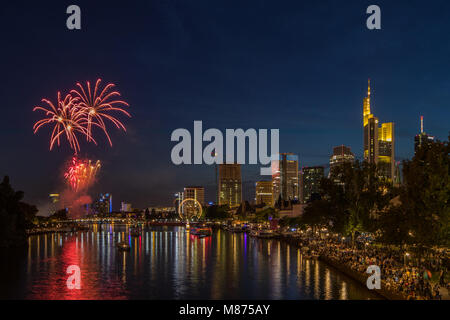 Feuerwerk zum Mainfest Stockfoto