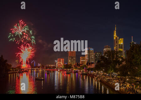 Feuerwerk zum Mainfest Stockfoto