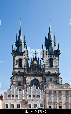 Türme DER MUTTERGOTTES VOR DEM TYN KIRCHE IN DER ALTSTADT VON PRAG Stockfoto