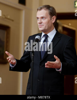 Warschau, Pommern/Ostsee/Polen - 2007/11/27: Donald Tusk, polnischer Ministerpräsident und Führer der Bürgerplattform PO während einer schrankpresseanweisung Stockfoto