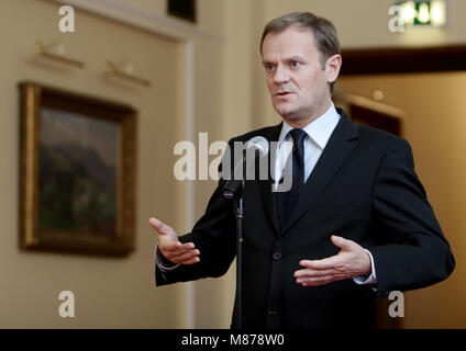 Warschau, Pommern/Ostsee/Polen - 2007/11/27: Donald Tusk, polnischer Ministerpräsident und Führer der Bürgerplattform PO während einer schrankpresseanweisung Stockfoto