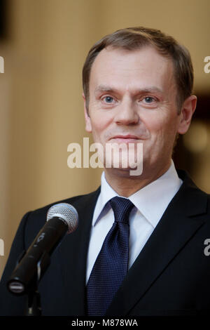 Warschau, Pommern/Ostsee/Polen - 2007/11/27: Donald Tusk, polnischer Ministerpräsident und Führer der Bürgerplattform PO während einer schrankpresseanweisung Stockfoto