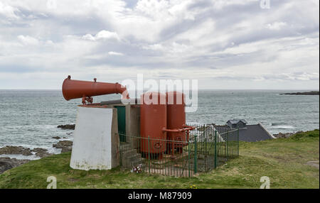 Die alten Gas Powered Nebelhorn und Gebäude am Gürtel Ness in Torry, Aberdeen in Schottland. Stockfoto