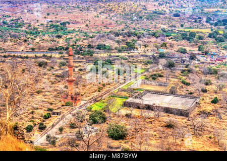 Chand Minar Minarett und Bharat Mata Tempel in Daulatabad Fort in Maharashtra, Indien Stockfoto