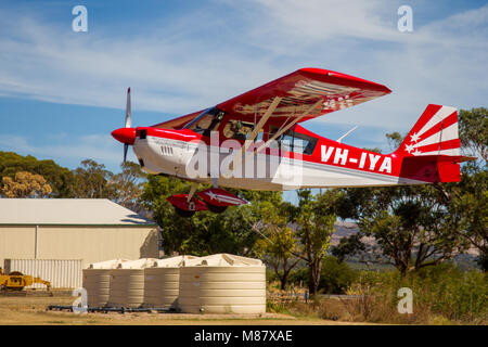 Flugzeuge am Aldinga Flughafen auf der Halbinsel Fleurieu in Südaustralien am 1. März 2018 Stockfoto