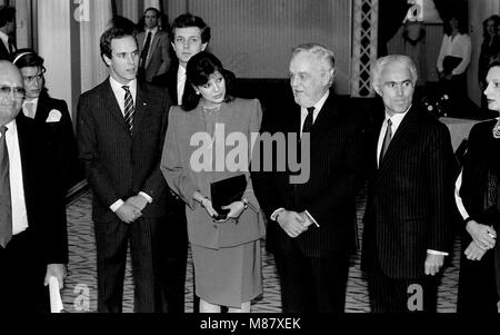 Washington DC. USA, 18. Februar 1984 L-R Prinzessin Stephanie, Prinz Albert II., Prinzessin Caroline Fürst Rainer III von Monaco an der Prinzessin Grace Stiftung Abendessen im Lenfant Plaza Hotel. Credit: Mark Reinstein/MediaPunch Stockfoto