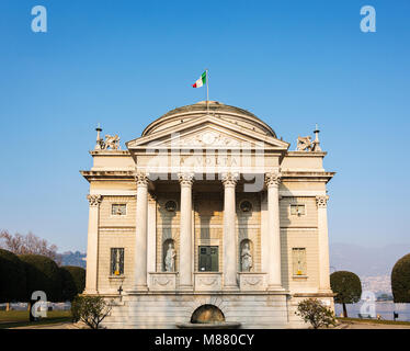 Die Volta Tempel, der klassizistische Denkmal Alessandro Volta, der Erfinder der elektrischen Batterie gewidmet, in der Nähe des Comer See in Italien Stockfoto