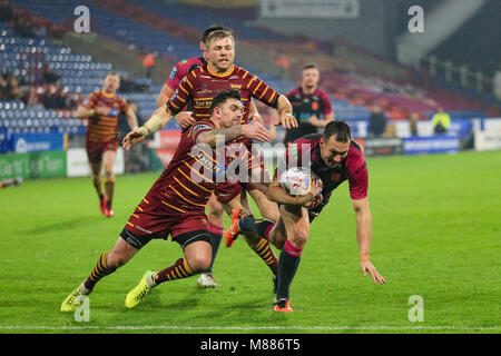 15. März 2018, John Smiths Stadion, Huddersfield, England; Betfred Super League Rugby, Huddersfield Riesen versus Rumpf KR; Danny McGuire von Hull Kingston Rovers geht über für einen Versuch Stockfoto