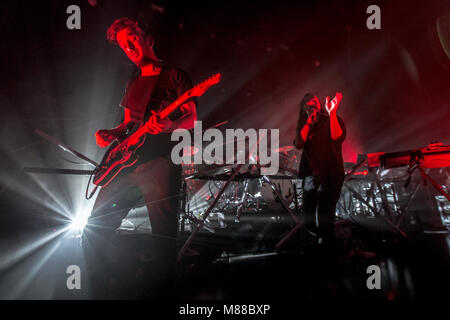 Kopenhagen, Dänemark. 14 Mär, 2018. Die dänische Electronic Rock Band Veto führt ein Live Konzert bei Vega in Kopenhagen. Hier Sänger und Songwriter Troels Abrahamsen ist live auf der Bühne gesehen. (Foto: Gonzales Foto - Thomas Rasmussen). Credit: Gonzales Foto/Alamy leben Nachrichten Stockfoto