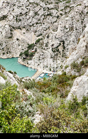 Calanque Callelongue, Marseille, Frankreich. Die Calanques im französischen Departement Bouches-du-Rhône sind kleine, fjordartigen Buchten mit sehr klaren Stockfoto