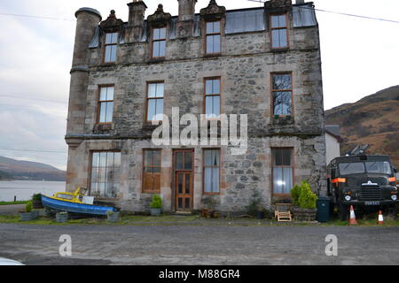 "Carrick'' Glen Arbor'' Argyllshire''Scottish Highlands cotland ''alten Feuerwehrauto ''alten Gebäude". Stockfoto