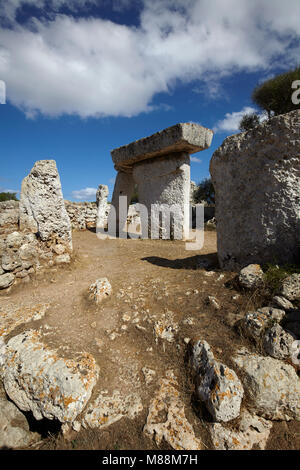 Die megalithischen monolith Steine im Talatí de Dalt Siedlung, Menorca, Balearen, Spanien Stockfoto