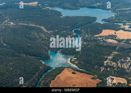 Luftbild Le Verdon und Lac Montpezat in Montpezat im Sommer Stockfoto