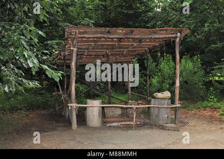 Zuflucht in der Powhatan indischen Dorf Mager bei der Jamestown, Virginia Stockfoto