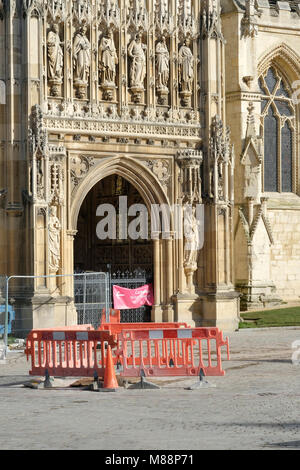 Die Kathedrale von Gloucester einschließlich Wiederherstellung und Erhaltung laufende Arbeiten Stockfoto